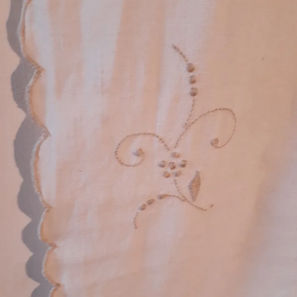 vintage 100% linen table cloth Runner ivory white handmade embroidered